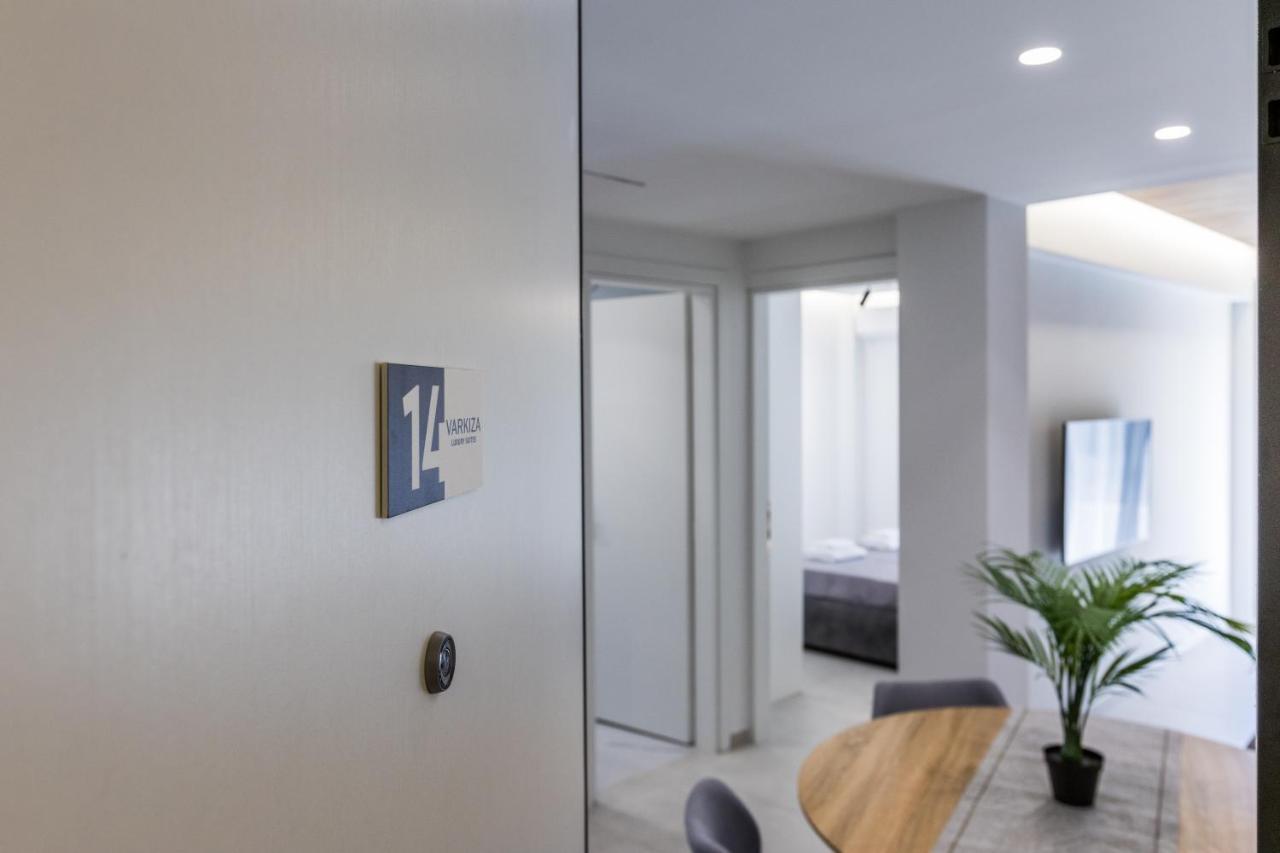 Varkiza Luxury Suites By Raise Vári 外观 照片