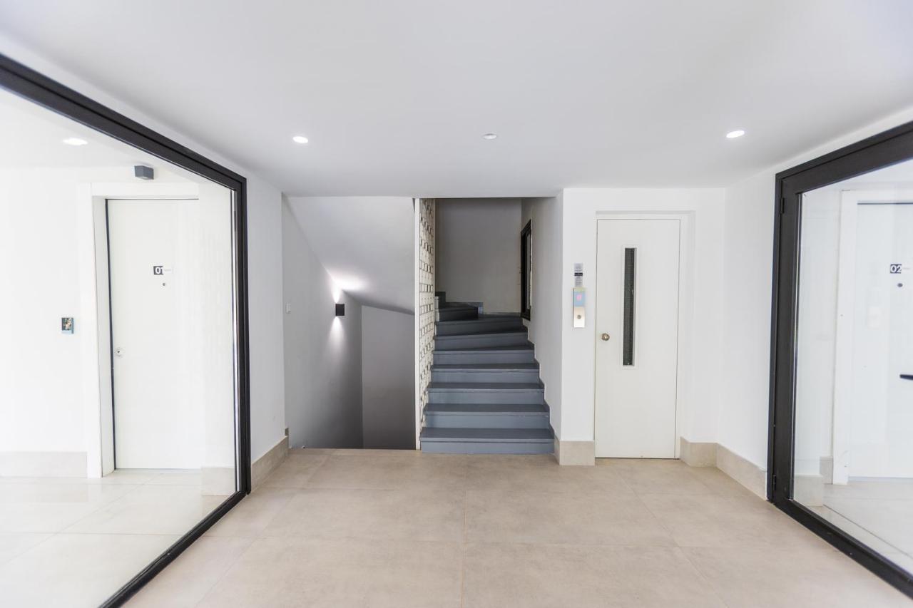 Varkiza Luxury Suites By Raise Vári 外观 照片