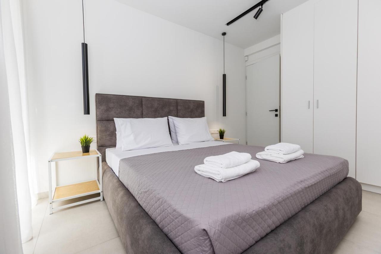 Varkiza Luxury Suites By Raise Vári 外观 照片