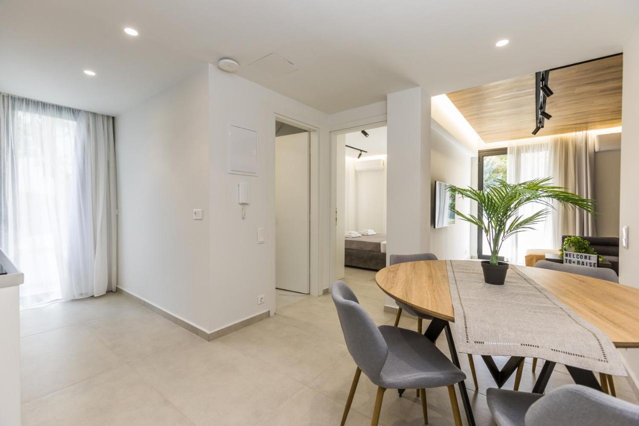 Varkiza Luxury Suites By Raise Vári 外观 照片
