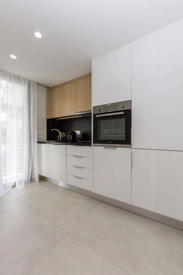 Varkiza Luxury Suites By Raise Vári 外观 照片