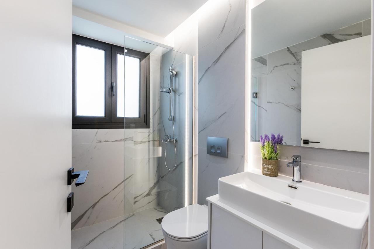 Varkiza Luxury Suites By Raise Vári 外观 照片