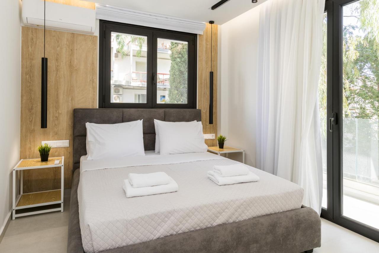 Varkiza Luxury Suites By Raise Vári 外观 照片