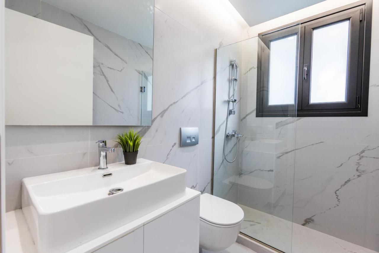 Varkiza Luxury Suites By Raise Vári 外观 照片