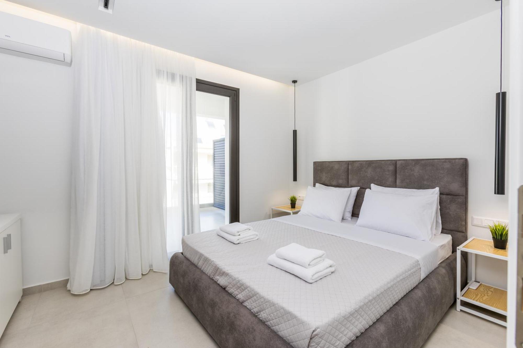 Varkiza Luxury Suites By Raise Vári 外观 照片