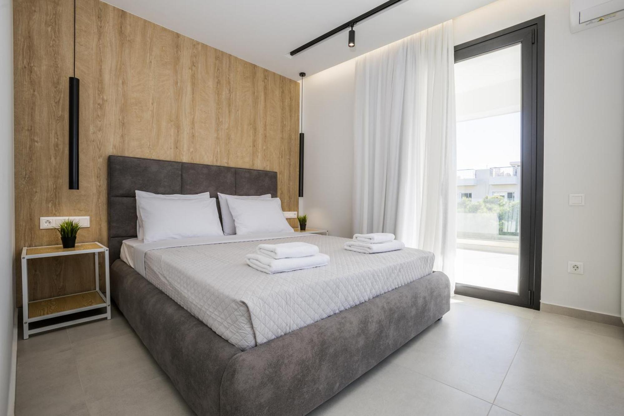 Varkiza Luxury Suites By Raise Vári 外观 照片