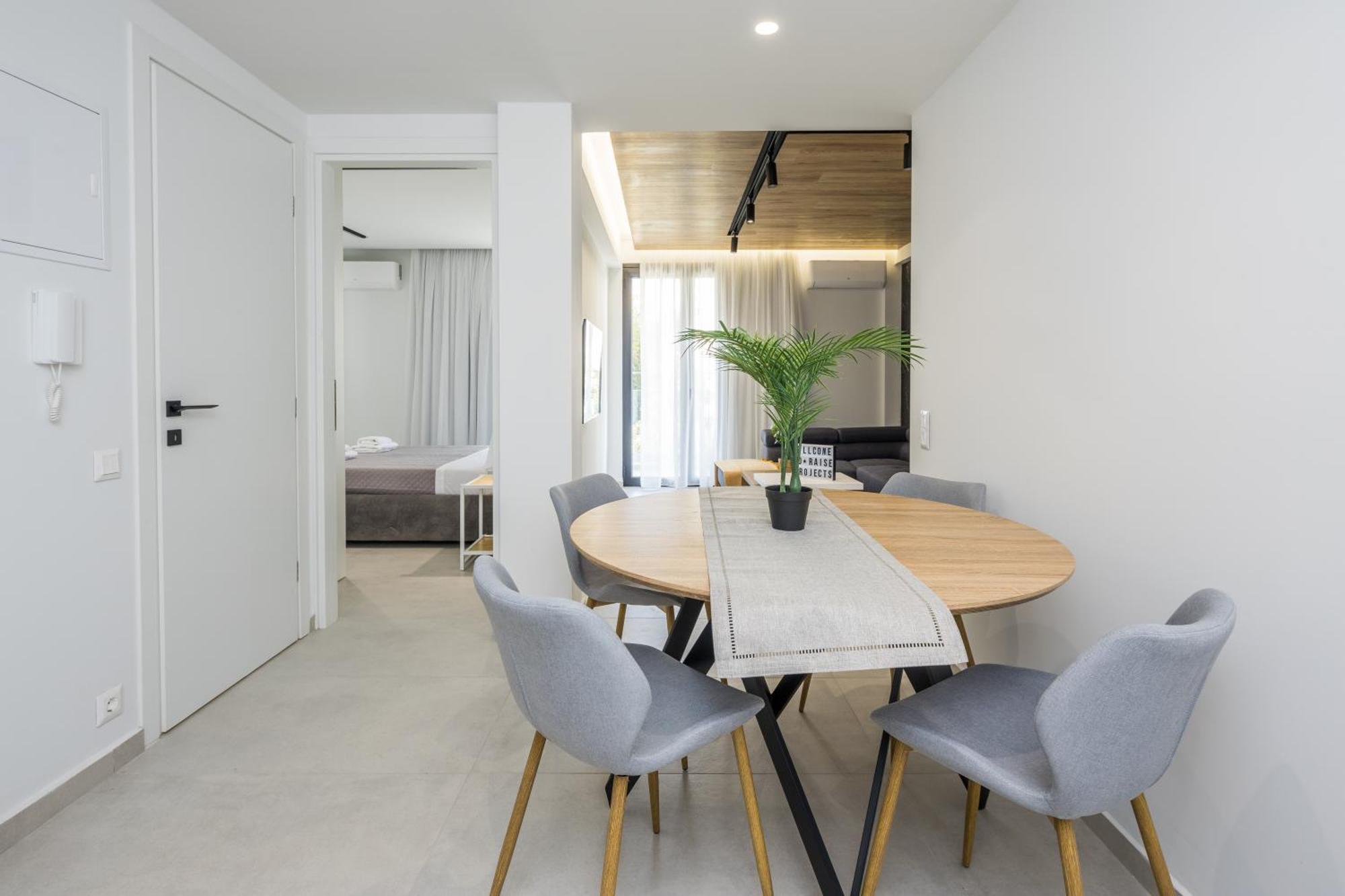 Varkiza Luxury Suites By Raise Vári 外观 照片