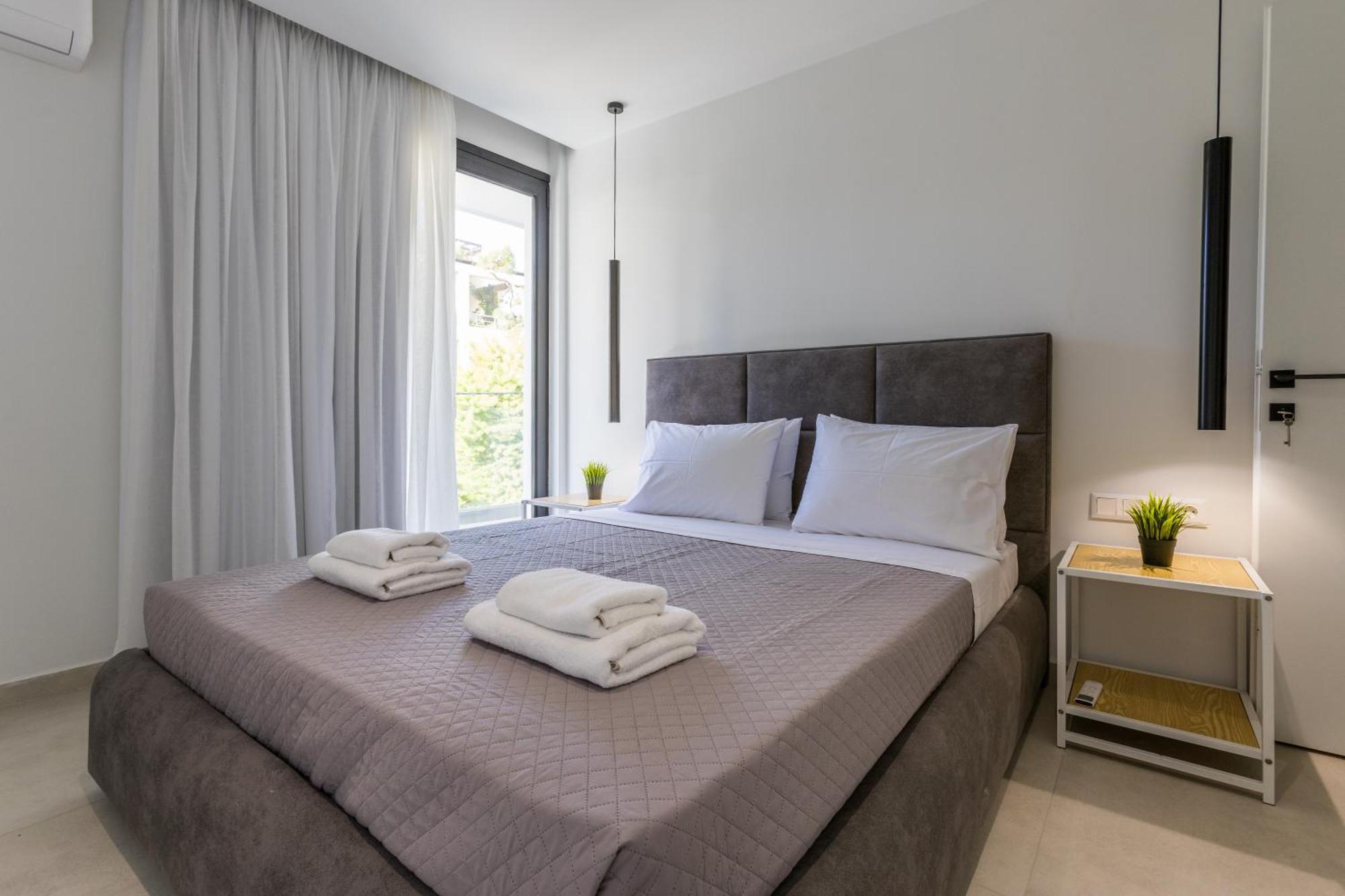 Varkiza Luxury Suites By Raise Vári 外观 照片