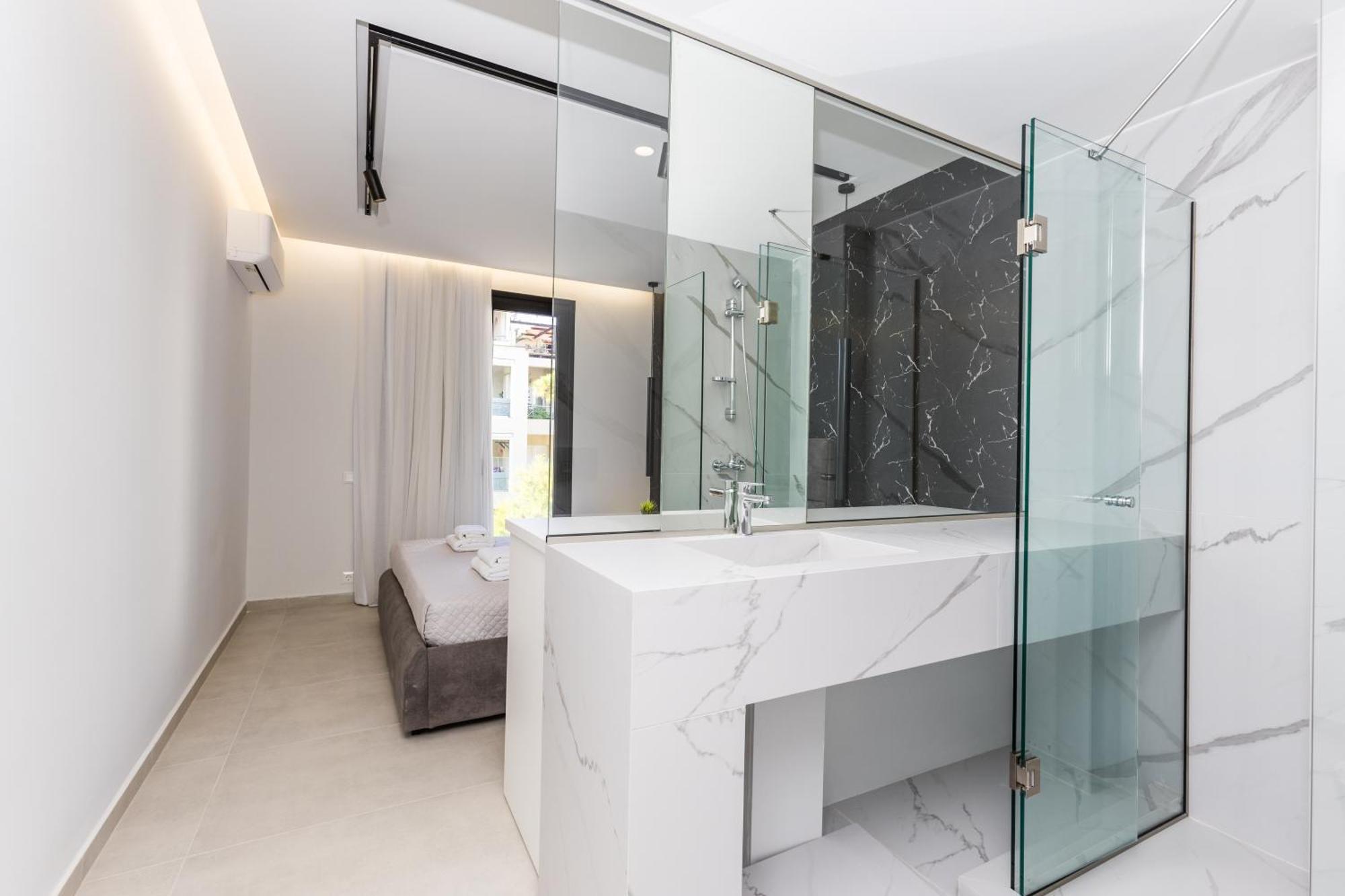 Varkiza Luxury Suites By Raise Vári 外观 照片