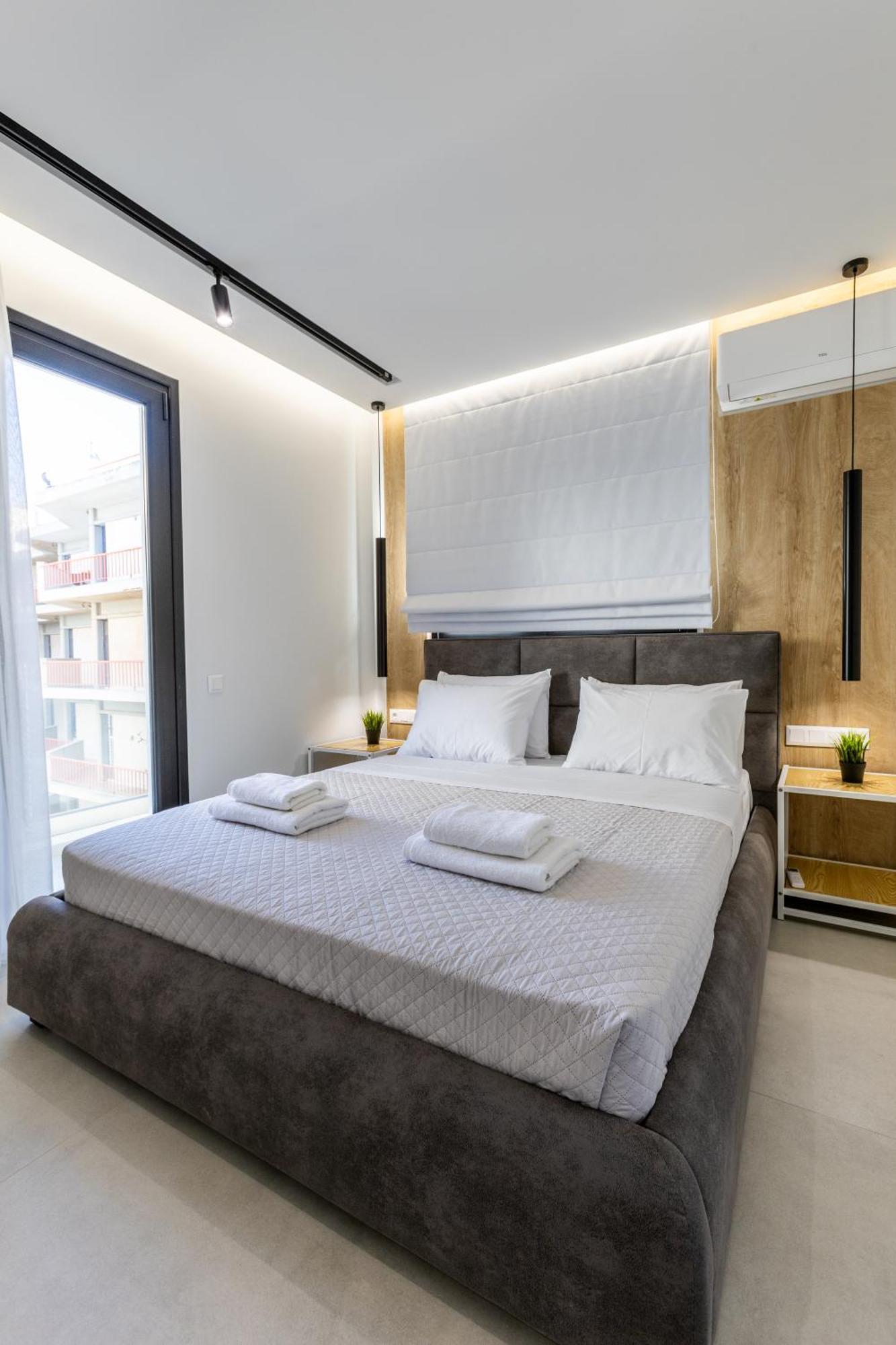 Varkiza Luxury Suites By Raise Vári 外观 照片