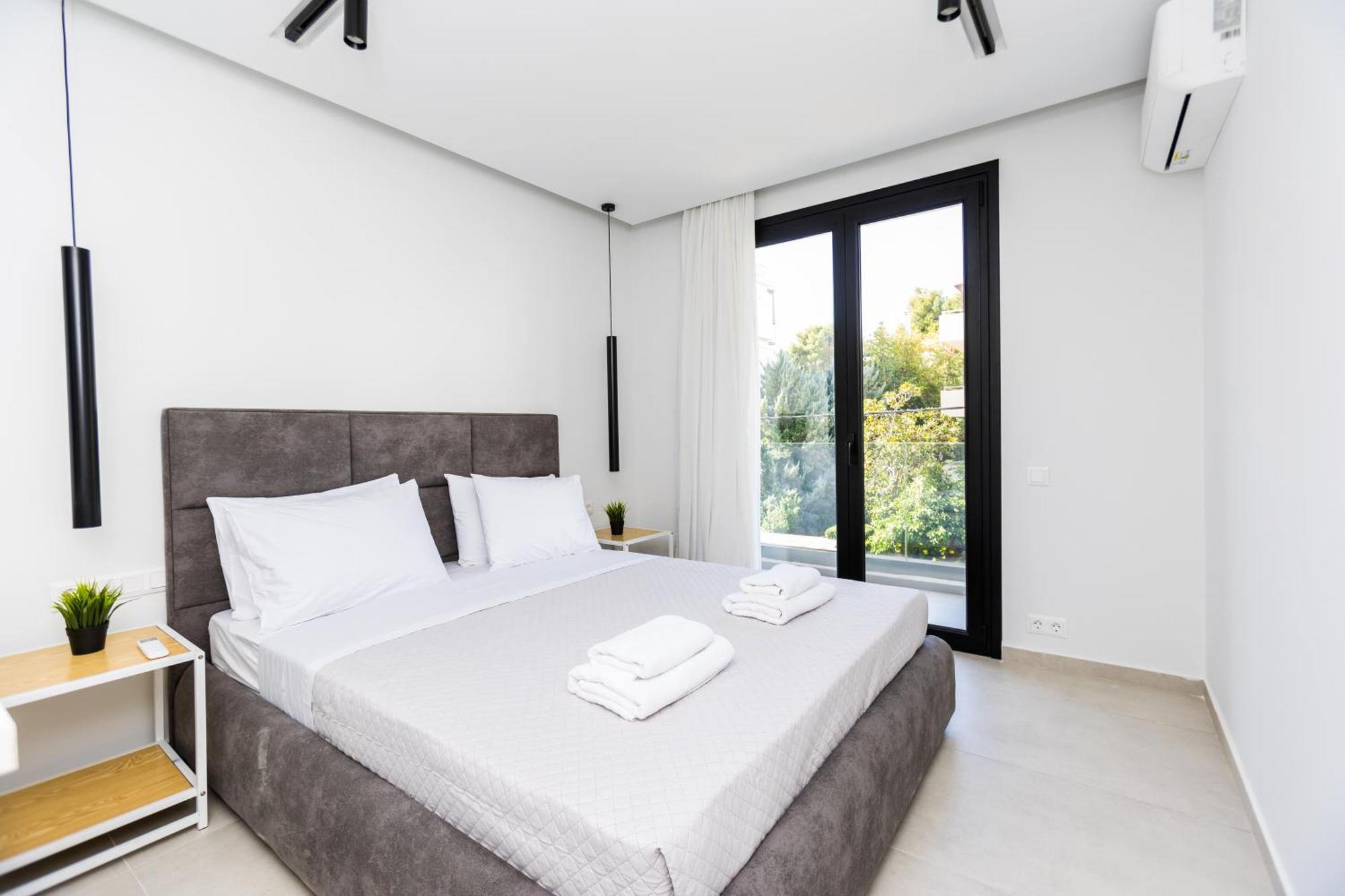 Varkiza Luxury Suites By Raise Vári 外观 照片